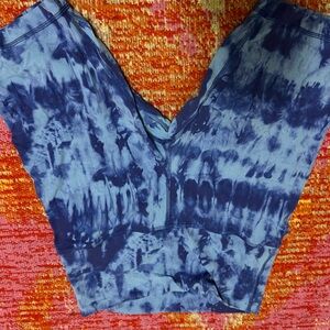 Lululemon Athletica Blue Tie-Dye Crop Top